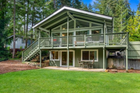 Golf Retreat with Lakes Access